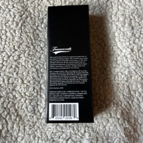 Tim Hortons NHL Limited Edition Alex Ovechkin No 8 Mini Hockey Stick and Locker - Picture 3 of 12